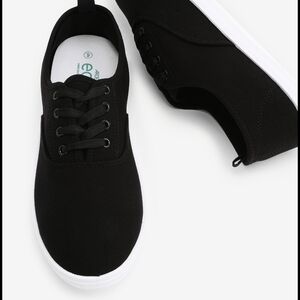 ARDENE BLACK LACE UP CANVAS CASUAL SNEAKERS BAMBOO RAYON SIZE 9 NEW WITH TAGS